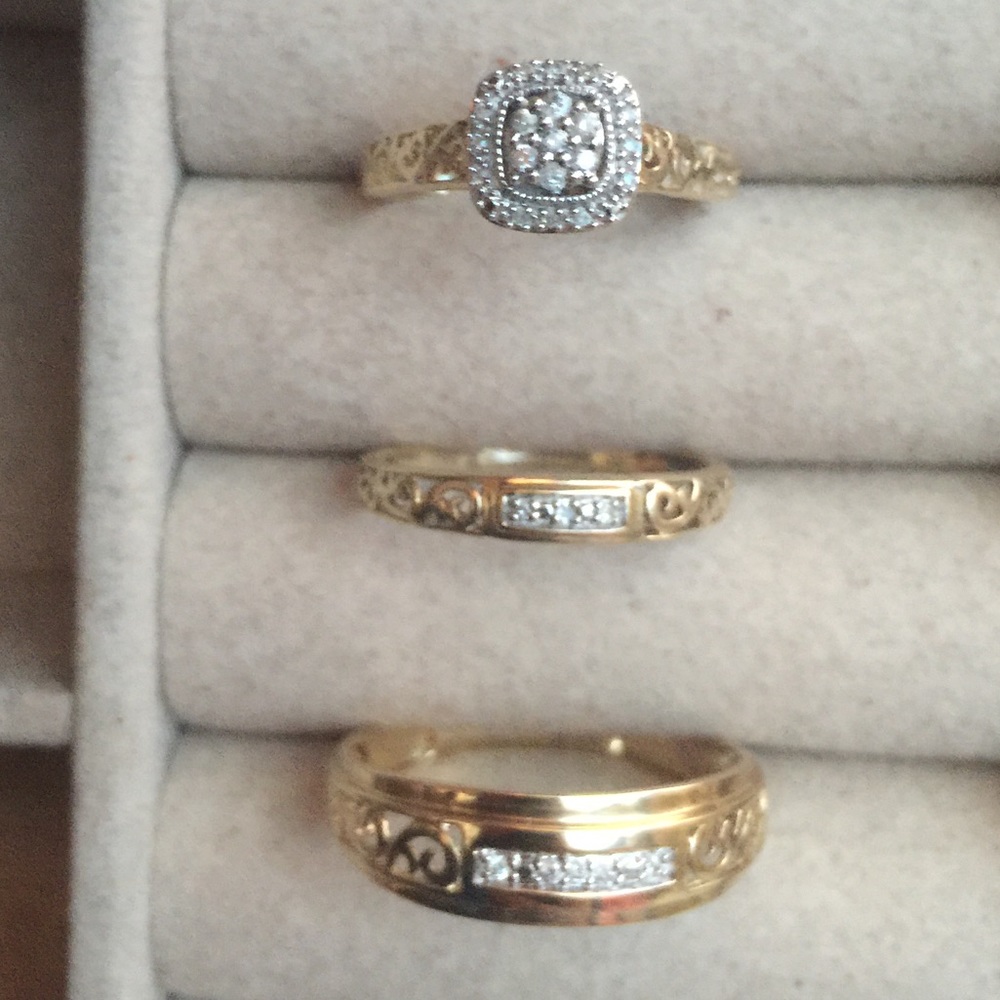 SOLD ——Solid Gold 10k Trio Wedding Set